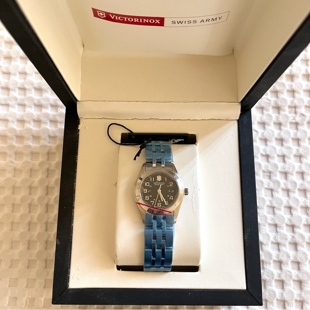 NEW VICTORINOX Swiss Watch - Stainless Steel Bracelet